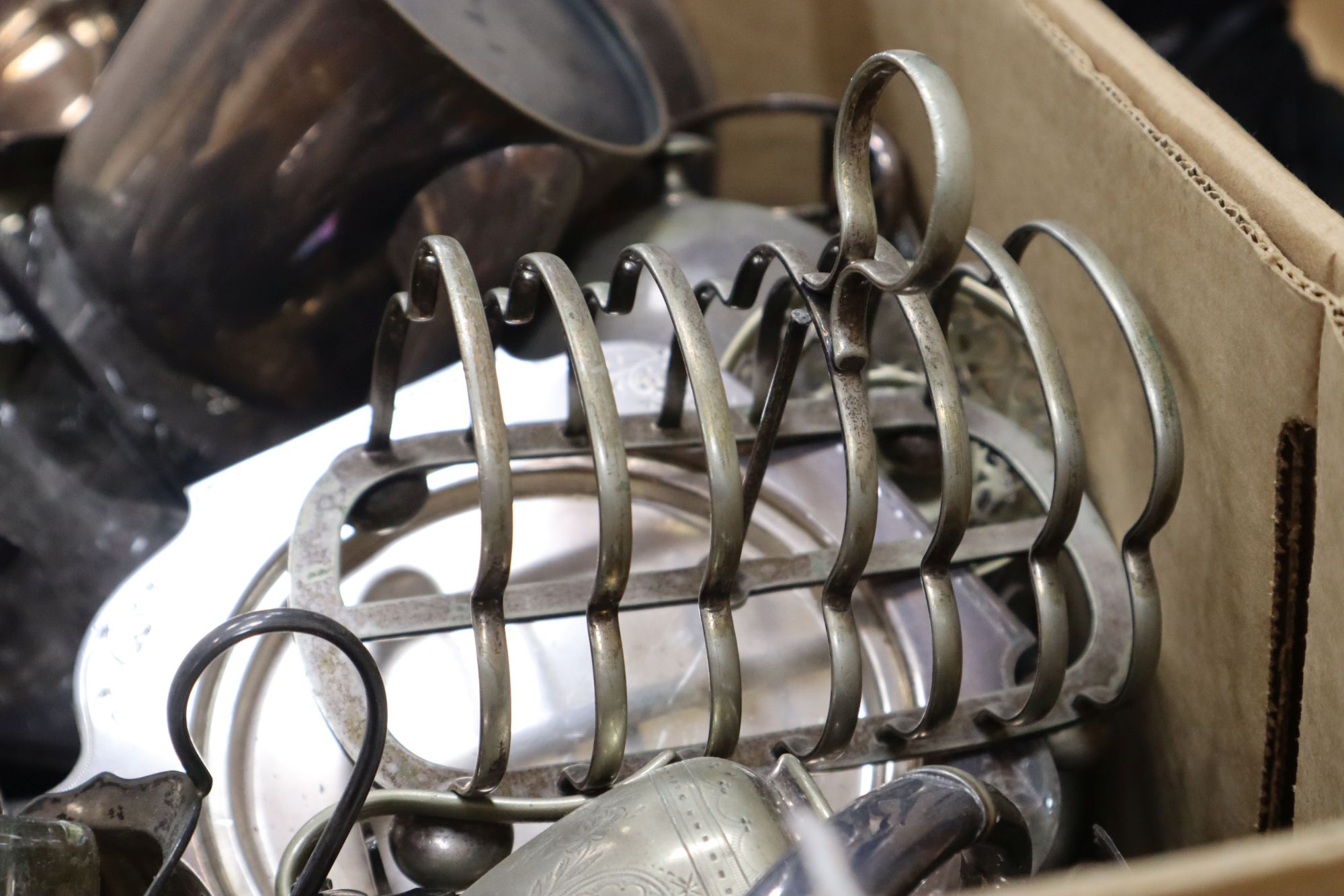 A quantity of mixed plated wares